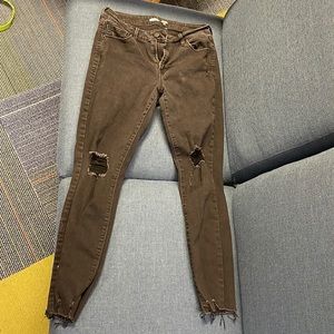 Black ripped skinny jeans